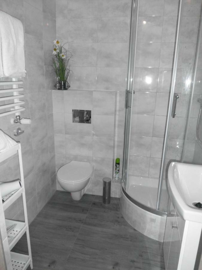 Ares Apartments Пшемишъл Екстериор снимка