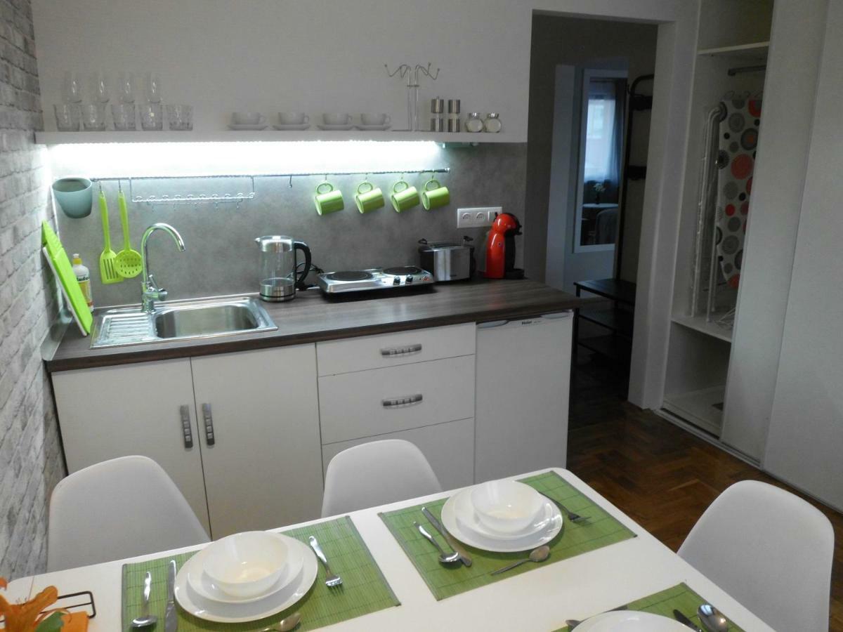 Ares Apartments Пшемишъл Екстериор снимка