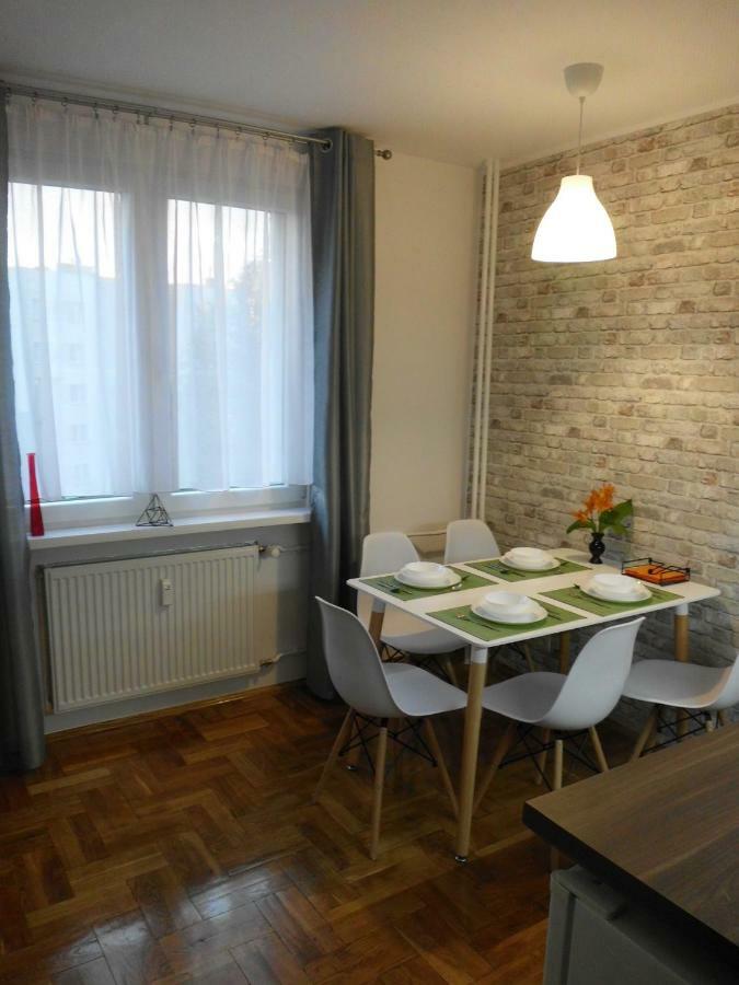 Ares Apartments Пшемишъл Екстериор снимка