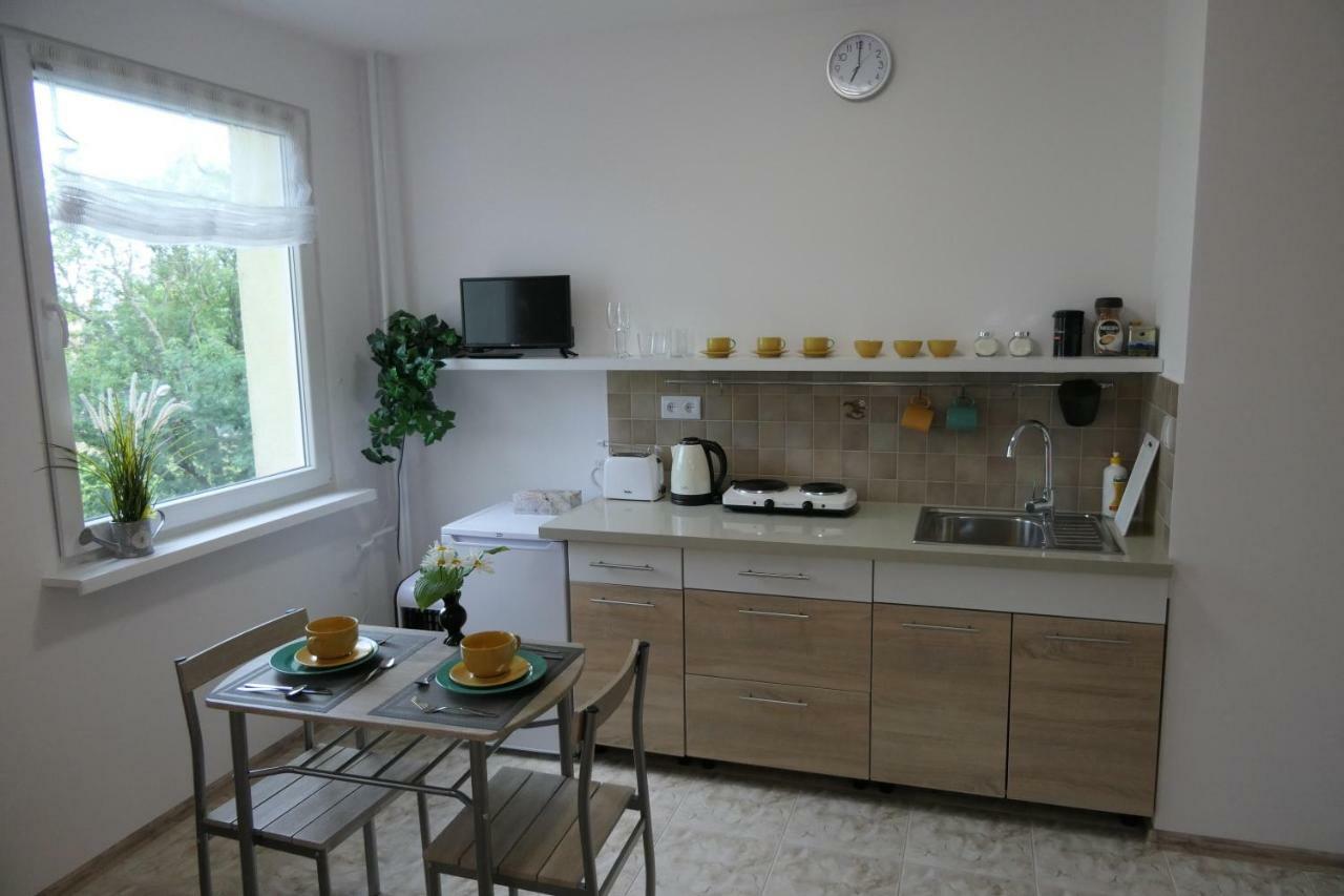 Ares Apartments Пшемишъл Екстериор снимка