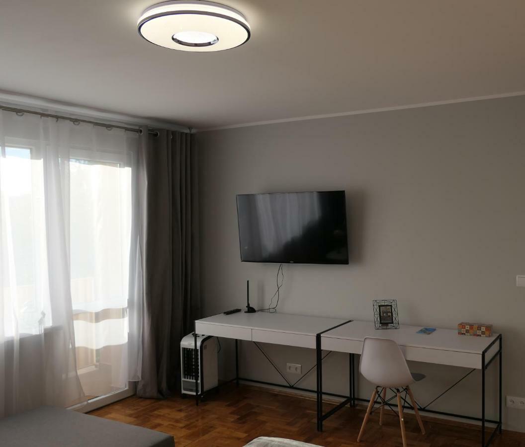 Ares Apartments Пшемишъл Екстериор снимка